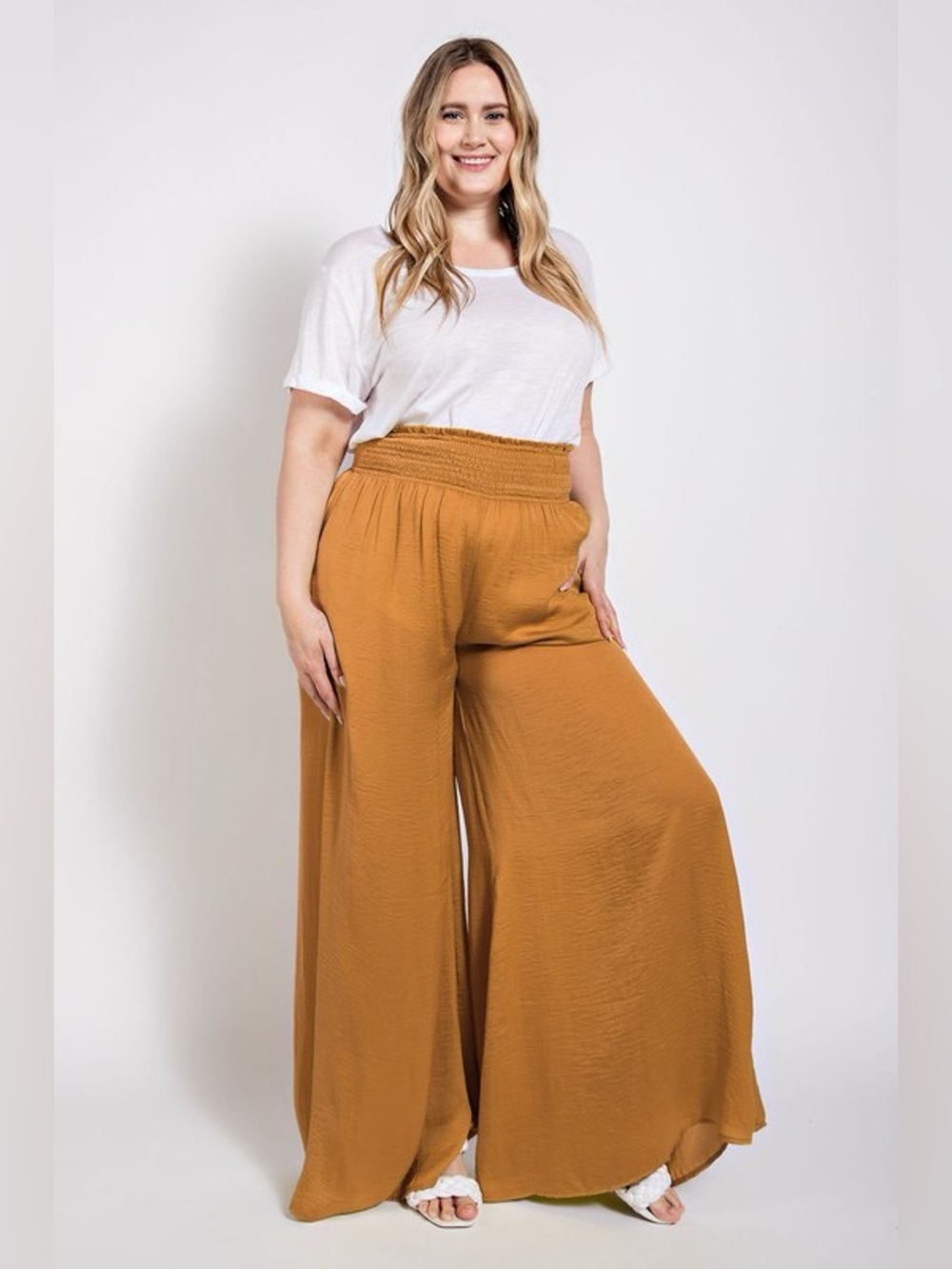 💚 3943. Wide-Leg Smocked Waist Palazzo Pants - Brown